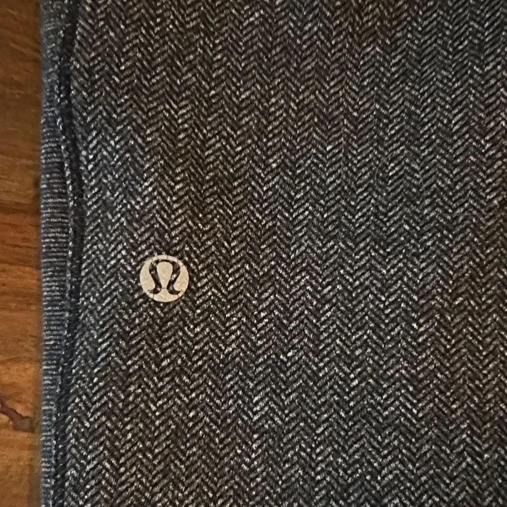 Lululemon Scuba Joggers - Picture 5 of 7